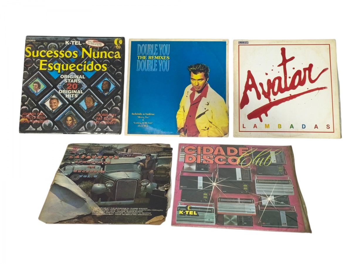 CDいろいろ b>DISCOS DE VINIL</b>, lote com cinco (5) LPS distinto