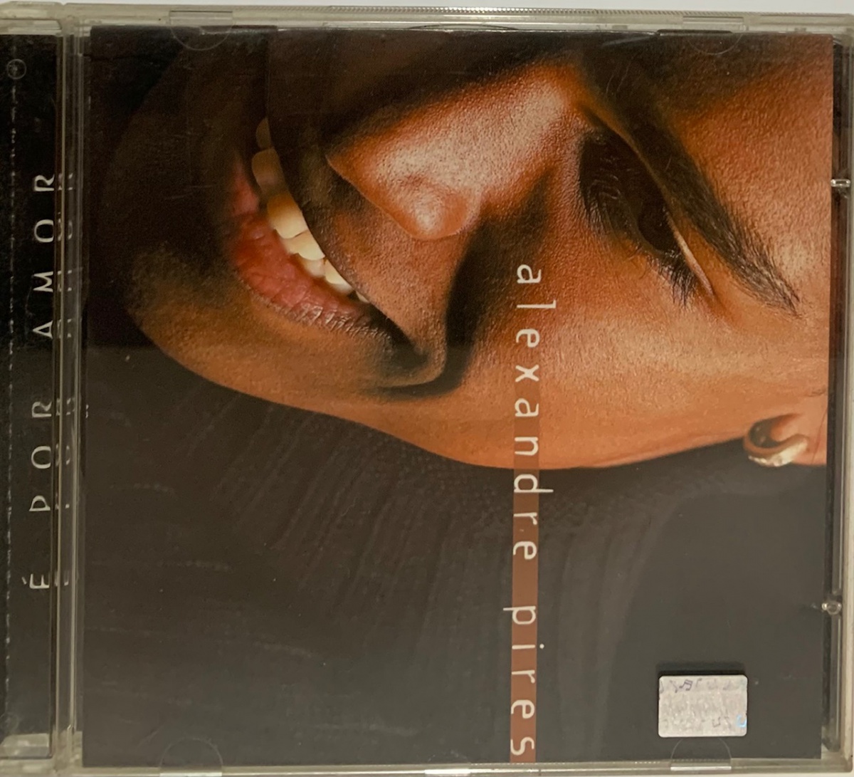 ALEXANDRE PIRES. É POR AMOR. BMG. 2001. 74321859822. CD