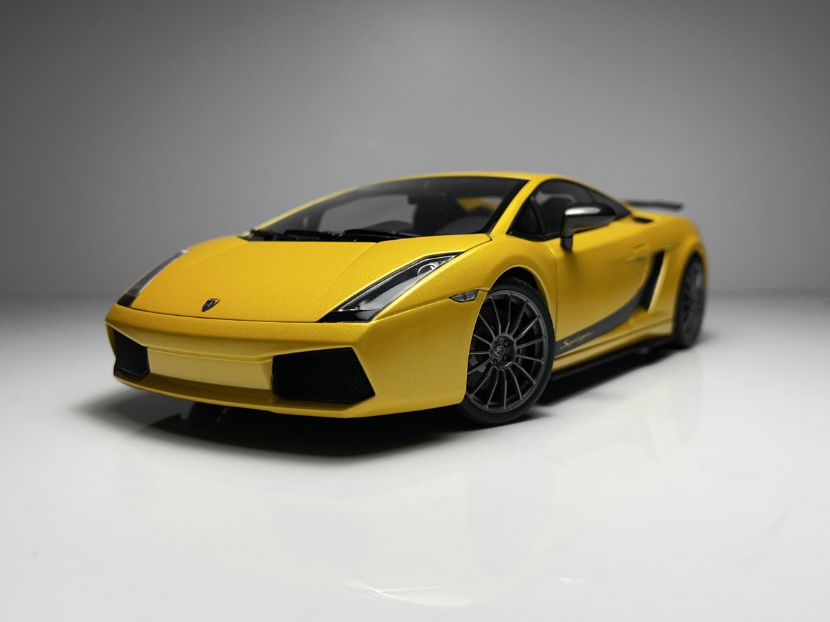 Lamborghini Gallardo superleggera Amarelo - AutoArt Esc