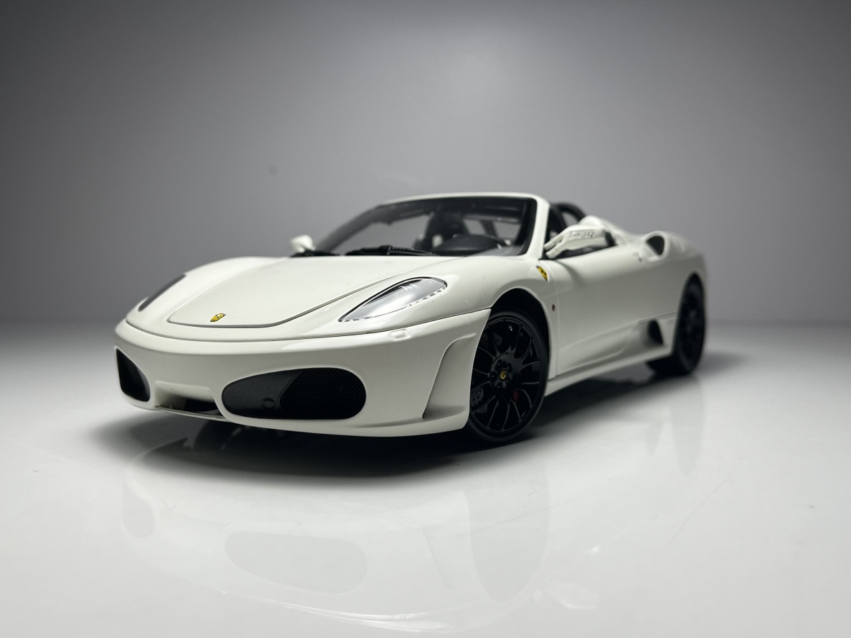 Ferrari F430 Spider Branca - BBR Escala 1/18 miniatura