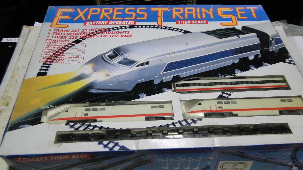 TREM BALA ANTIGO BRINQUEDO DE FERROVIA, ESTAVA FUNCIONANDO QUAN - Main Image