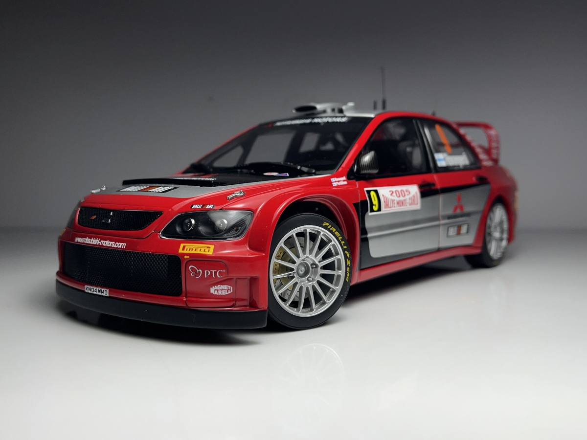 ミニカー AUTOart 1/18 Mitsubishi Lancer WRC05 Mitsubishi Lancer WRC05 Prata e Vermelho Rovanpera #9 -