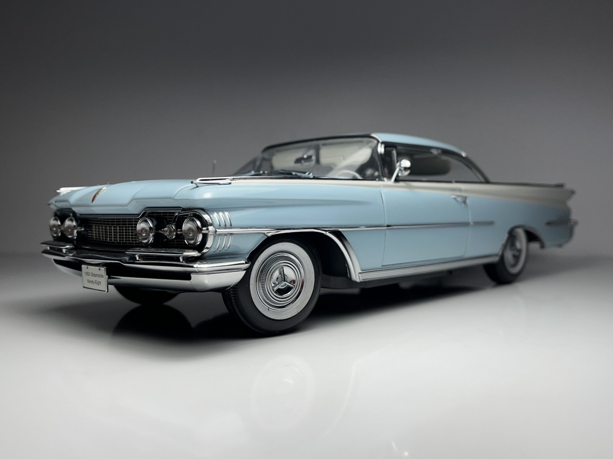 1959 Oldsmobile 98 Hardtop Azul - Sun Star Escala 1/18