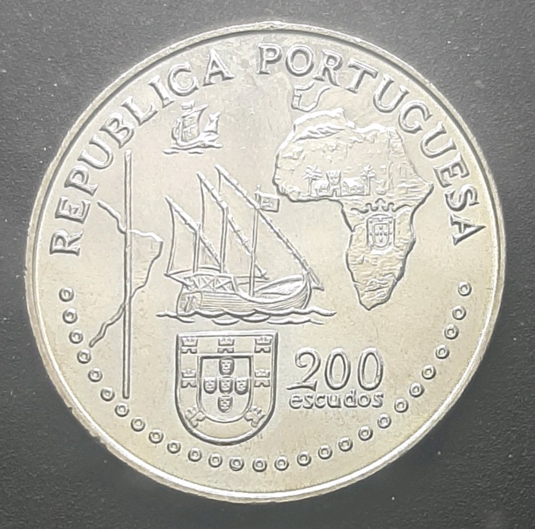 PORTUGAL - MOEDA DE NÍQUEL - 200 ESCUDOS - SOBERBA