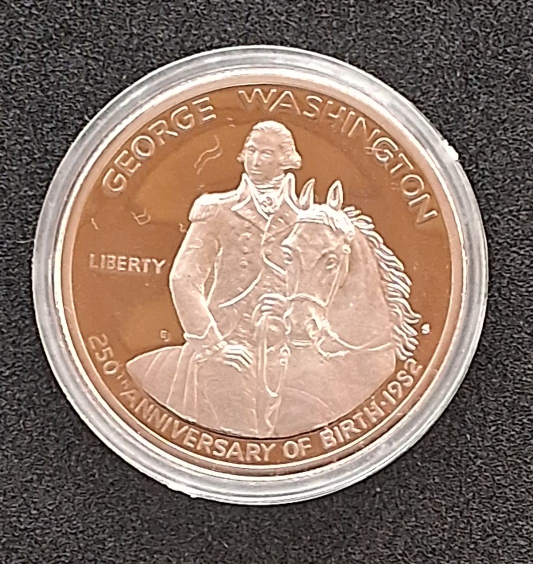 Estojo Estados Unidos 1982 -  Dólar Prata (.900) - 12,5 gr - 30,61 mm - KM-208 - Edição Comemorativa 250º Aniversário do nascimento de George Washington - Sem Certificado