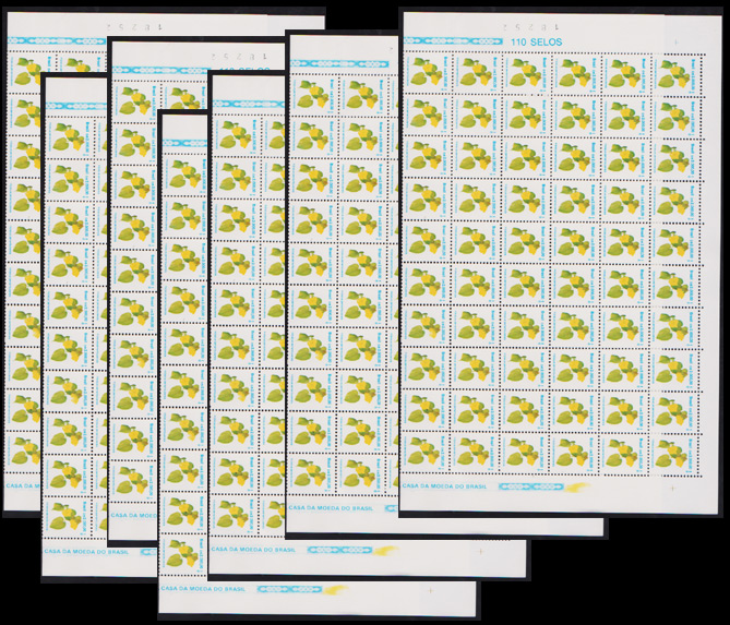 Brasil 1992 - Selo regular no valor de 2.000 Cruzeiros, Falso Cacau, seleção de 7 folhas completas de 110 selos cada, todas sem carimbo com goma perfeita! Catálogo RHM 687. Valor de catálogo em R$ 1.540,00!