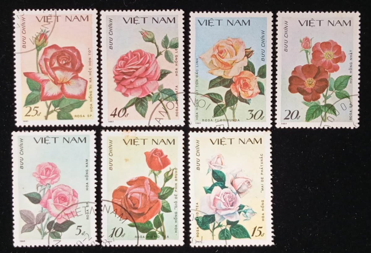 Vietnã - Flores, série de 7 valores carimbados.