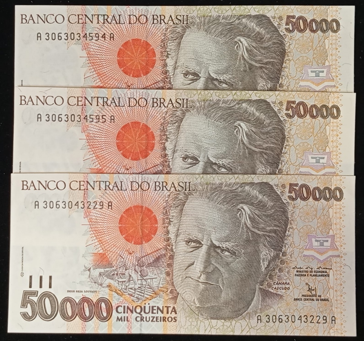 Brasil - Seleção de 3 cédulas no valor de 500.000 Cruzeiros, Câmara cascudo em perfeito estado de conservação. Nunca circuladas e com mínima marca de dobra central.