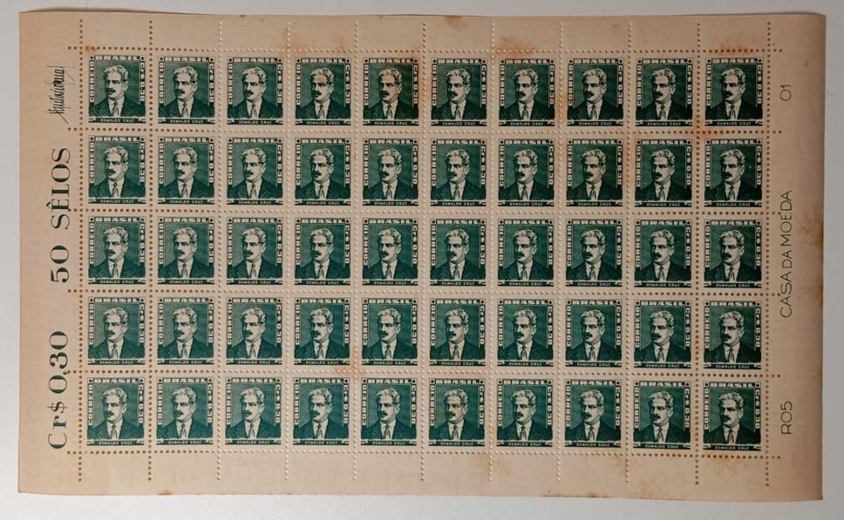 Brasil - Selo da série bisneta no valor de 0,30 Cruzeiros, Oswaldo Cruz em folha completa de 50 selos sem carimbo com goma perfeita.
