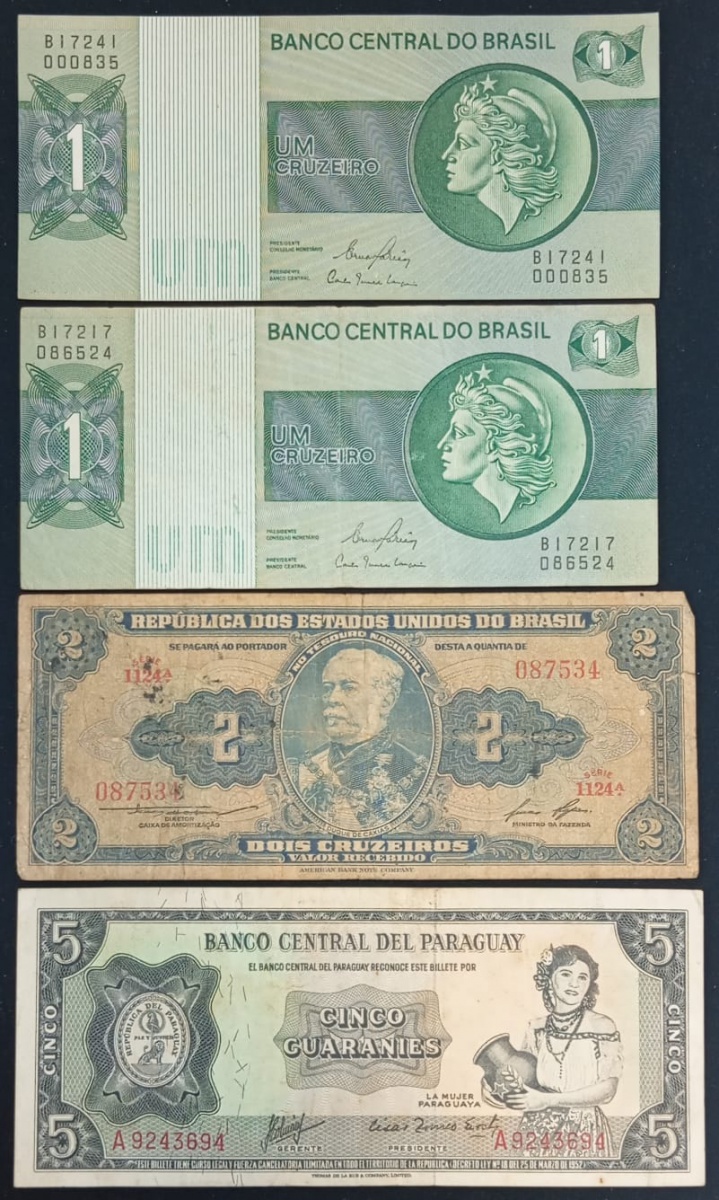 Seleção de 4 cédulas diferentes em bom estado de conservação.