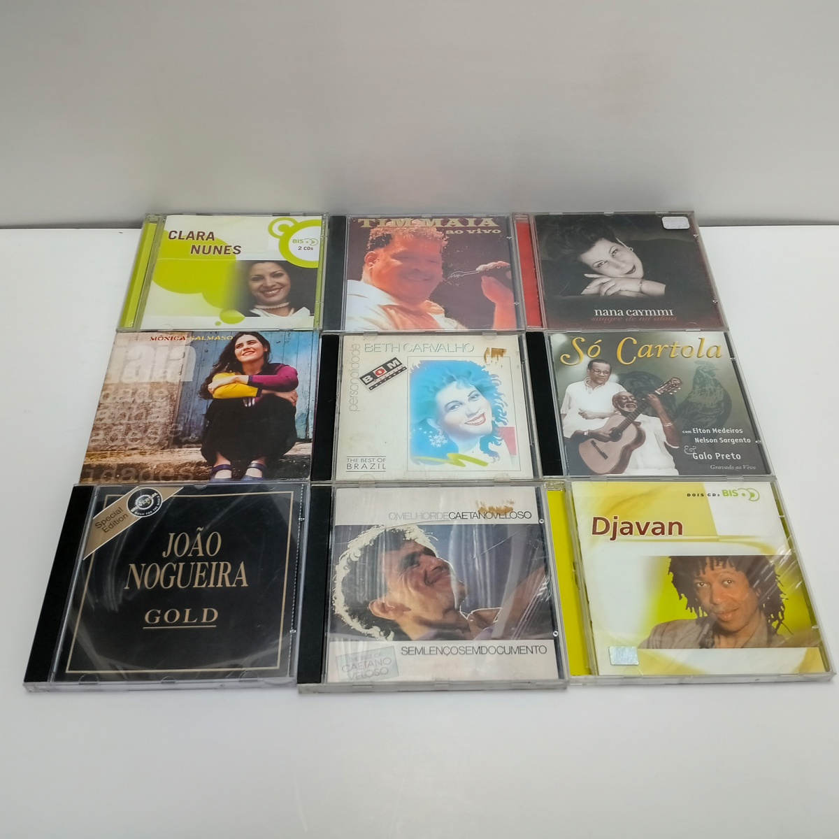 LOTE COM 10 CDS INCLUINDO TIM MAIA, CAETANO VELOSO, DJAVAN, ENTRE OUTROS  -  CDS COMPACT DISCS (Verifique com atenção as imagens deste lote e entre em contato conosco até um dia útil antes do leilão, se houver dúvidas. ...