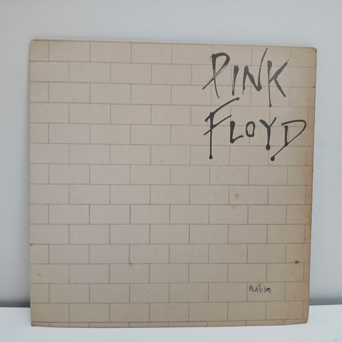 PINK FLOYD  -  ANOTHER BRICK IN THE WALL (PART. 2) - COMPACTO  -  ASPECTO DO DISCO: VG+  /  ASPECTO DA CAPA: VG+/EXCELENTE  -  1979  -  DISCO COMPACTO EM VINIL (Verifique com atenção as imagens deste lote e entre em ...