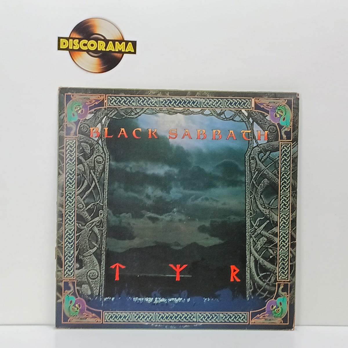 BLACK SABBATH  -  TYR  -  POSSUI ENCARTE  -  ASPECTO DO DISCO: EXCELENTE  /  ASPECTO DA CAPA: EXCELENTE  -  1990  -  LP DISCO DE VINIL (Verifique com atenção as imagens deste lote e entre em contato conosco até um dia ...