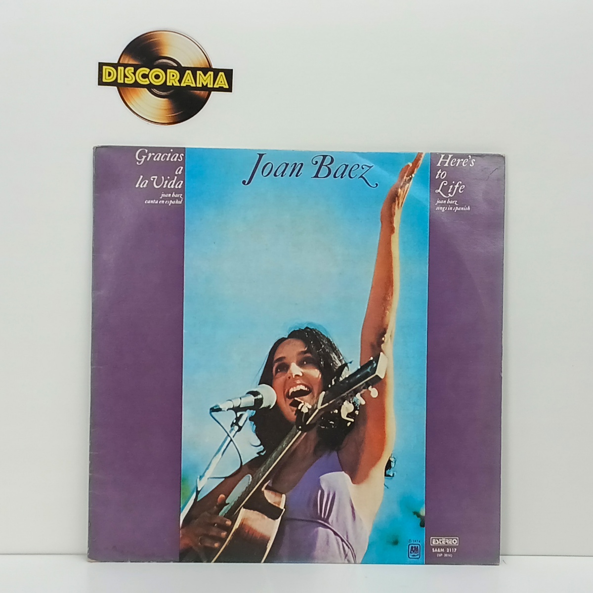 JOAN BAEZ  -  GRACIAS A LA VIDA  -  ASPECTO DO DISCO: EXCELENTE  /  ASPECTO DA CAPA: EXCELENTE  -  1974  -  LP DISCO DE VINIL (Verifique com atenção as imagens deste lote e entre em contato conosco até um dia útil antes ...