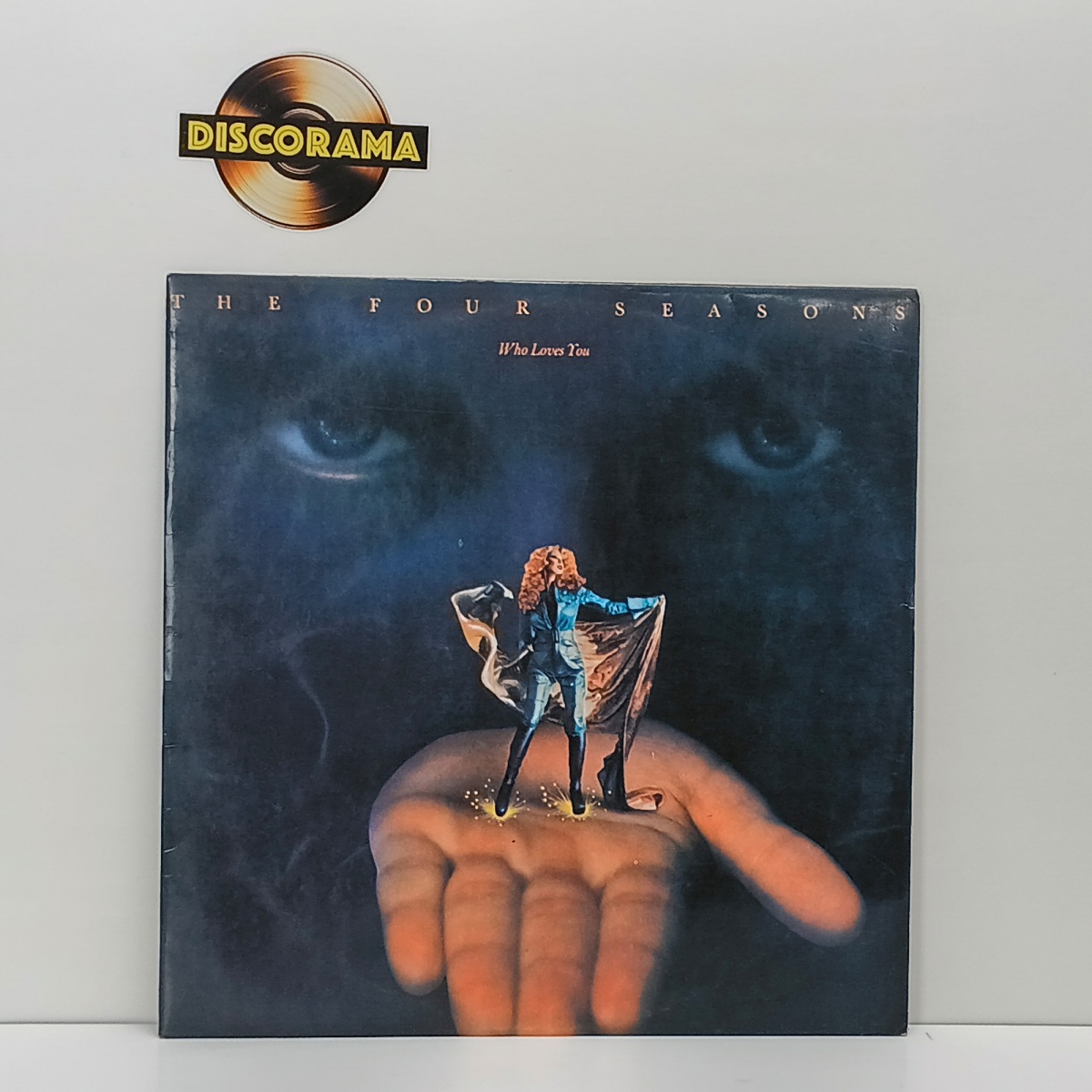 FOUR SEASONS, THE  -  WHO LOVES YOU  -  POSSUI ENCARTE  -  ASPECTO DO DISCO: VG+  /  ASPECTO DA CAPA: EXCELENTE  -  1976  -  LP DISCO DE VINIL (Verifique com atenção as imagens deste lote e entre em contato conosco até ...