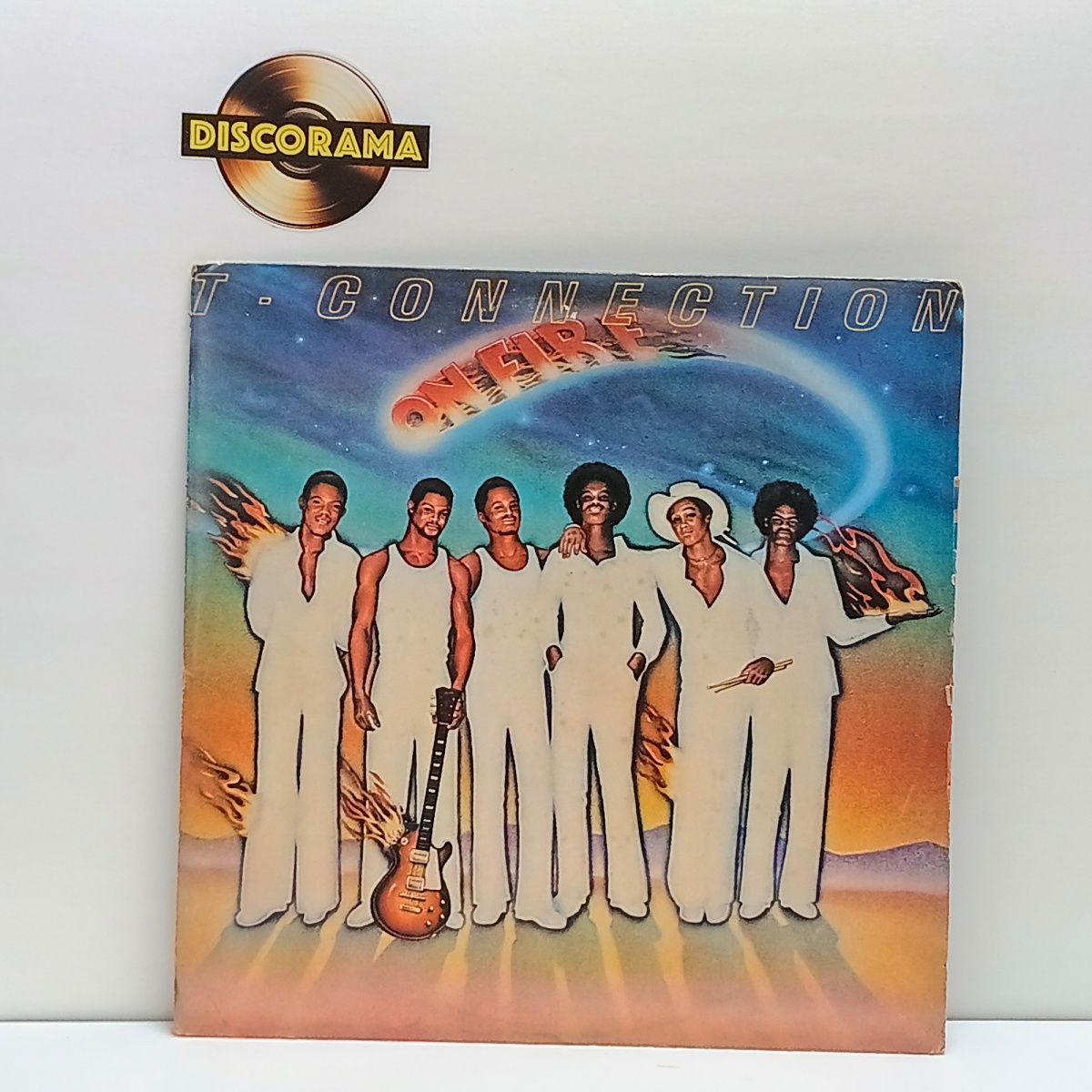 T-CONNECTION  -  ON FIRE  -  POSSUI ENCARTE  -  ASPECTO DO DISCO: EXCELENTE  /  ASPECTO DA CAPA: VG+ (DISCRETO DESGASTE NA BORDA E ABERTURA)  -  XXXX  -  LP DISCO DE VINIL (Verifique com atenção as imagens deste lote e ...