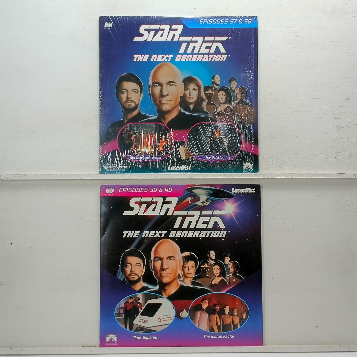LOTE COM 2 LASERDISCS STAR TREK THE NEXT GENERATION  -  EPISÓDIOS 39, 40, 57, 58  -  LD LASERDISC/DISCLASER (Verifique com atenção as imagens deste lote e entre em contato conosco até um dia útil antes do leilão, se ...