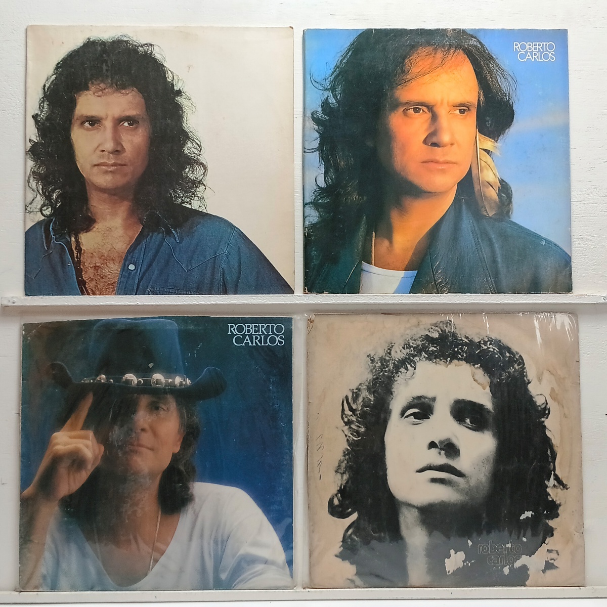 LOTE COM 4 LPS DE ROBERTO CARLOS  -  LPS DISCOS DE VINIL (Verifique com atenção as imagens deste lote e entre em contato conosco até um dia útil antes do leilão, se houver dúvidas. Atenção: lotes de discos com mais de ...