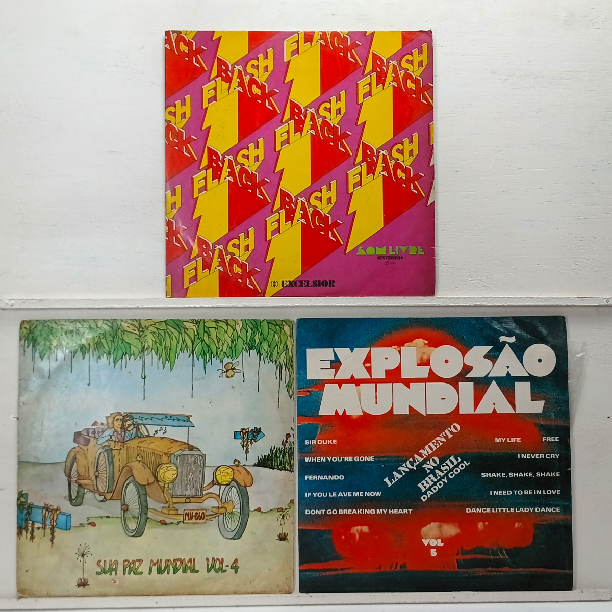 LOTE COM 3 LPS DE COLETÂNEAS, INCLUINDO EXPLOSÃO MUNDIAL  -  LPS DISCOS DE VINIL (Verifique com atenção as imagens deste lote e entre em contato conosco até um dia útil antes do leilão, se houver dúvidas. Atenção: lotes ...