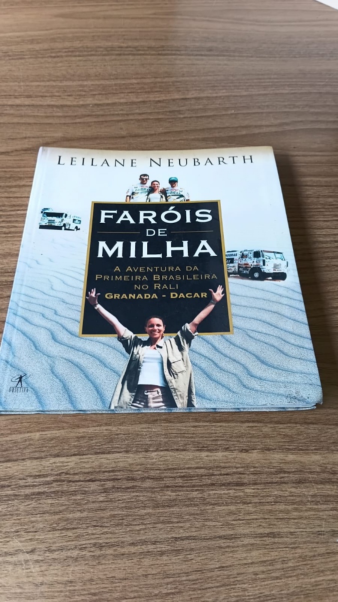 Lote composto por  livro "Faróis de milha" escrito por Leilane Neubarth, O livro versa sobre um dos ralis mais perigosos do mundo e uma mulher corajosa, uma repórter ousada. A primeira sul-americana a competir ...