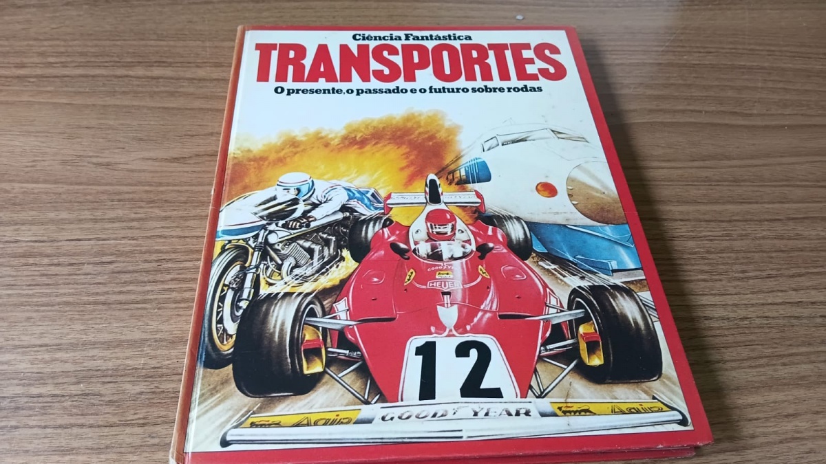 Lote composto por MAGNÍFICO Enciclopédia "Ciência Fantástica e transportes"!,no formato capa dura, tamanho grande 28x23 , com 96 páginas e edição amplamente ilustrada. Se necessário solicitar mais fotos, vídeos ...