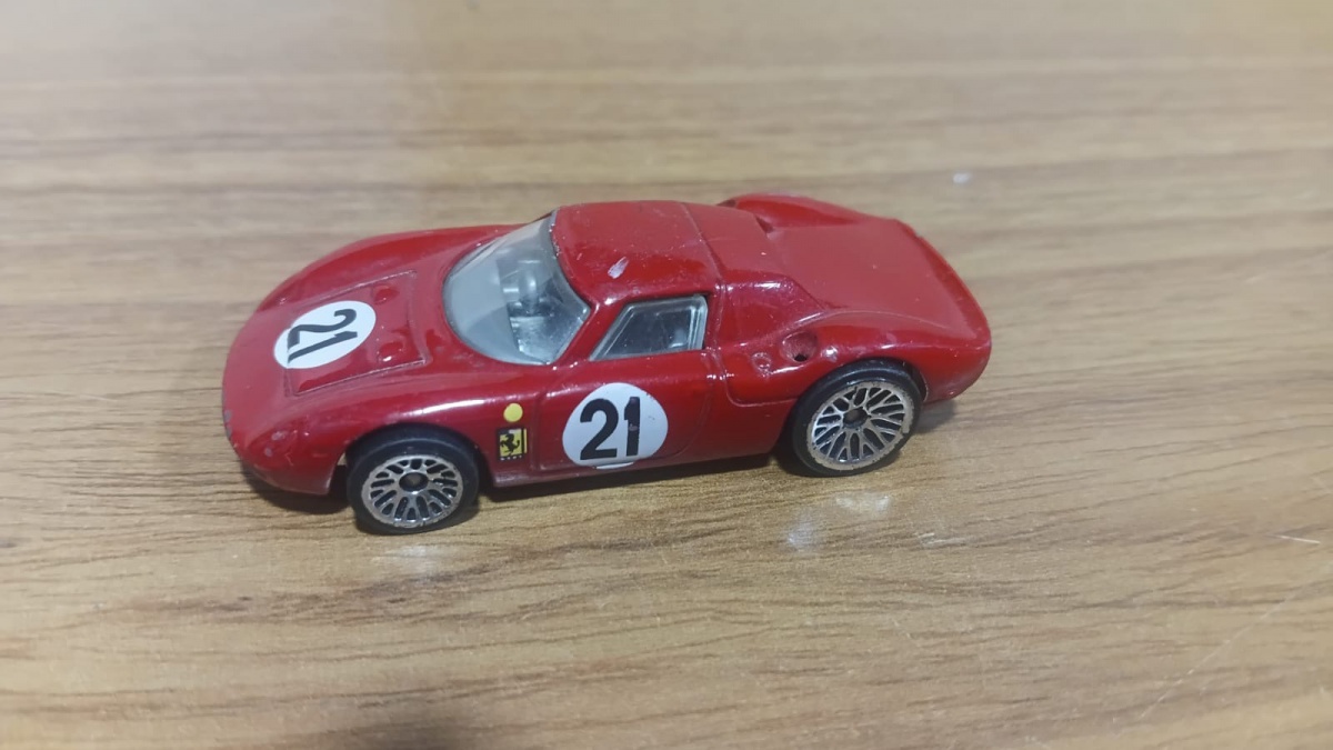 Lote composto por 1 miniatura colecionável em die cast, modelo Ferrari  na escala 1/64 fabricado pela Hot Wheels !!Se necessário solicitar mais fotos, vídeos ou perguntas para análise . Lembre-se de questionar sobre ...