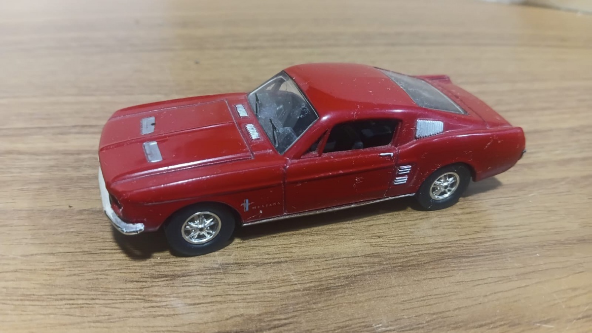 Lote composto por antigo veículo colecionável em die cast modelo Mustang fabricado pela Del Prado na escala 1/43 .Se necessário solicitar mais fotos, vídeos ou perguntas para análise . Lembre-se de questionar sobre ...
