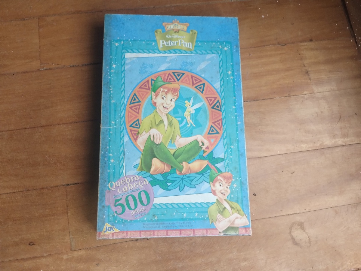 Lote composto por quebra cabeças antigo do Peter Pan fabricado pela "JAK", sem conferência!!!! Por favor observem bem as fotos antes de dar o lance e qualquer dúvidas ou mais fotos por gentileza entrar em ...