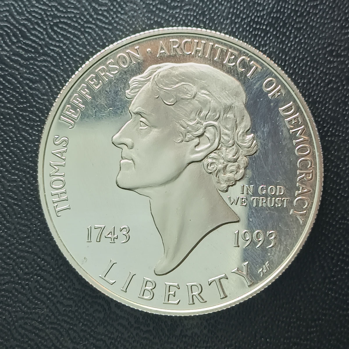 Moeda EUA – 1 Dollar – 1993 – Monticelo, 200 Anos Nascimento Thomas Jeferson Arquiteto da Democracia – 26,73 Gr – 38,1mm – P900