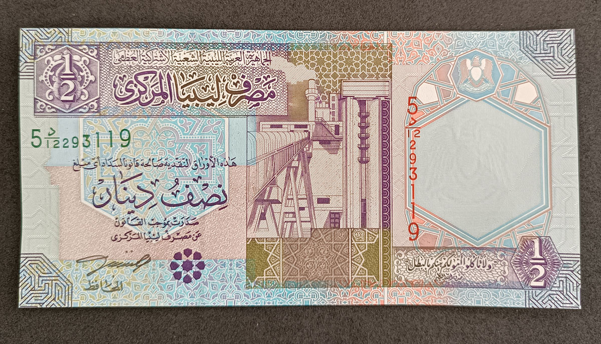 Cédula Líbia – ½ Dinar – P63 – 2002 – FE