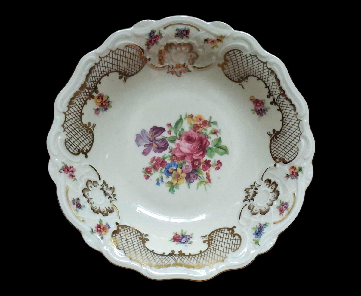 SCHIMDING – Belíssimo bowl, ricamente dourado e decorado, em porcelana alemã Schimding (Bavaria). 20cm.