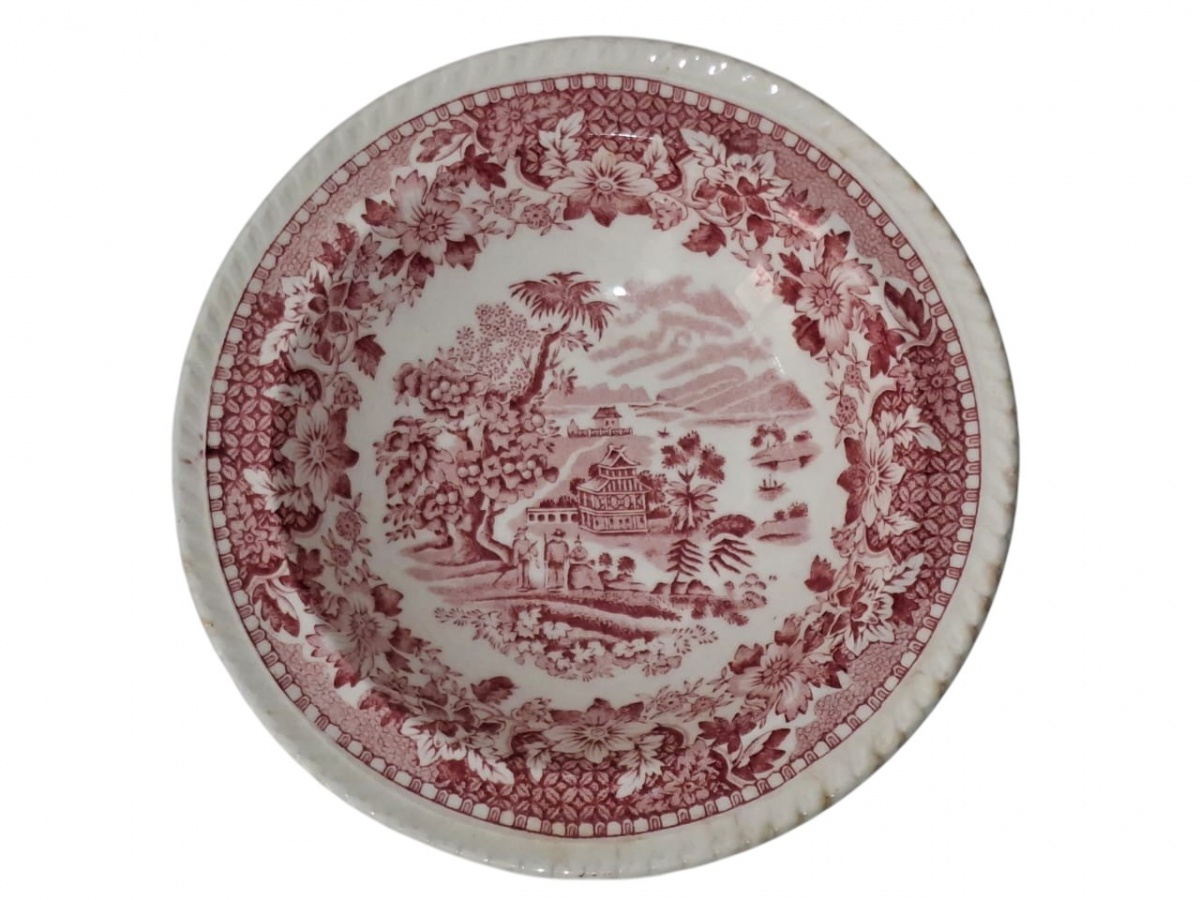WOODS BURSLEM  Belíssimo prato em faiança inglesa Woods Burlem, da linha Seaforth, retratando cenas orientais. 17cm.