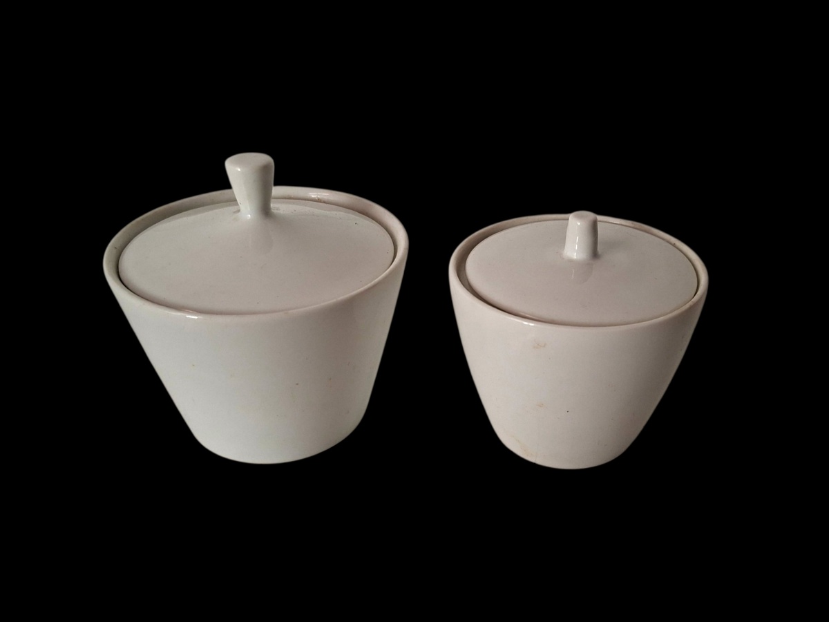 SELTMANN WEIDEN – Dupla de potinhos ou açucareiros em porcelana alemã Seltmann Weiden. 6cm.