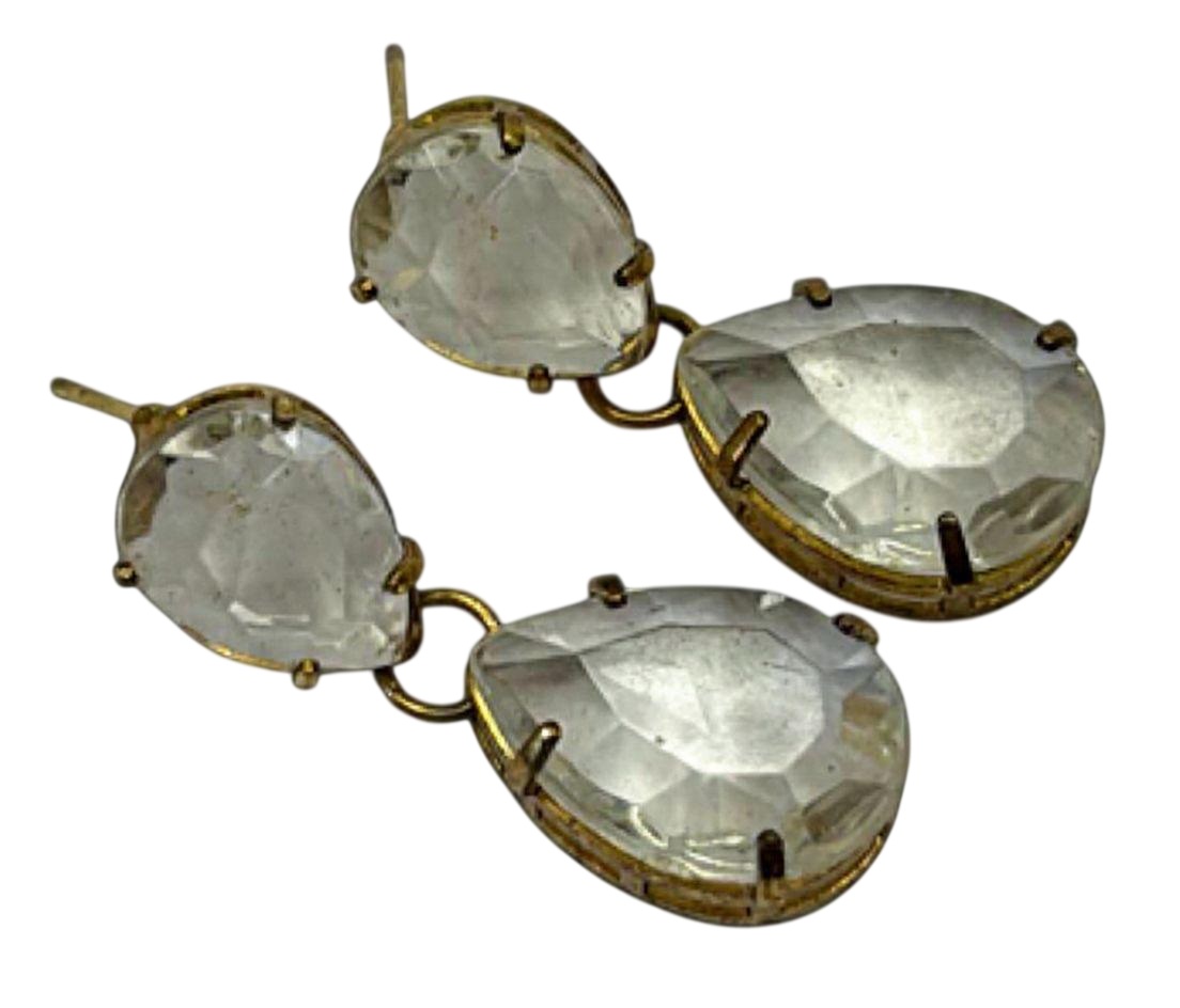 BIJUTERIA FINA- Par de brincos de grife banhado á ouro, com pedra de cristal, maior comprimento:3,5cm.