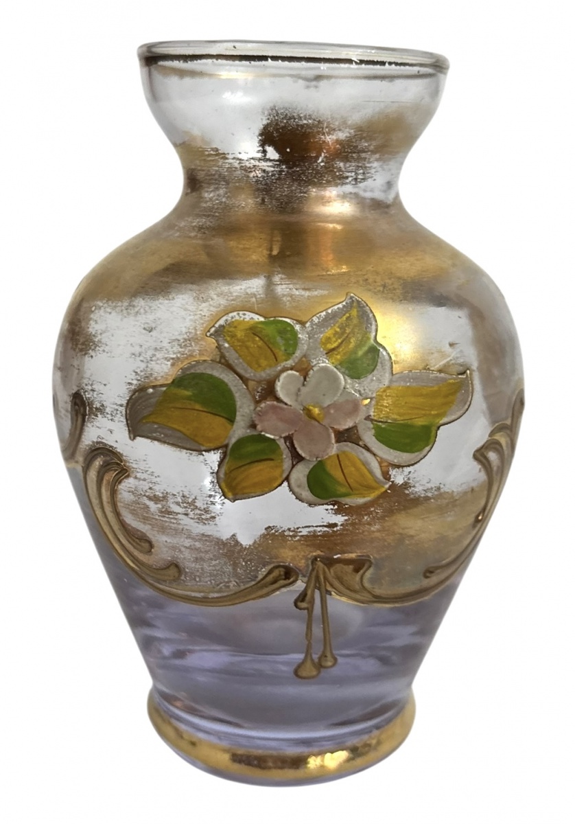 VENEZA ITALIA - Floreira em cristal artístico de Veneza, corpo bojudo com decoração floral em relevo e pintura policromada, acabamento com efeito dourado espelhado e elementos curvilíneos de clara inspiração Art ...
