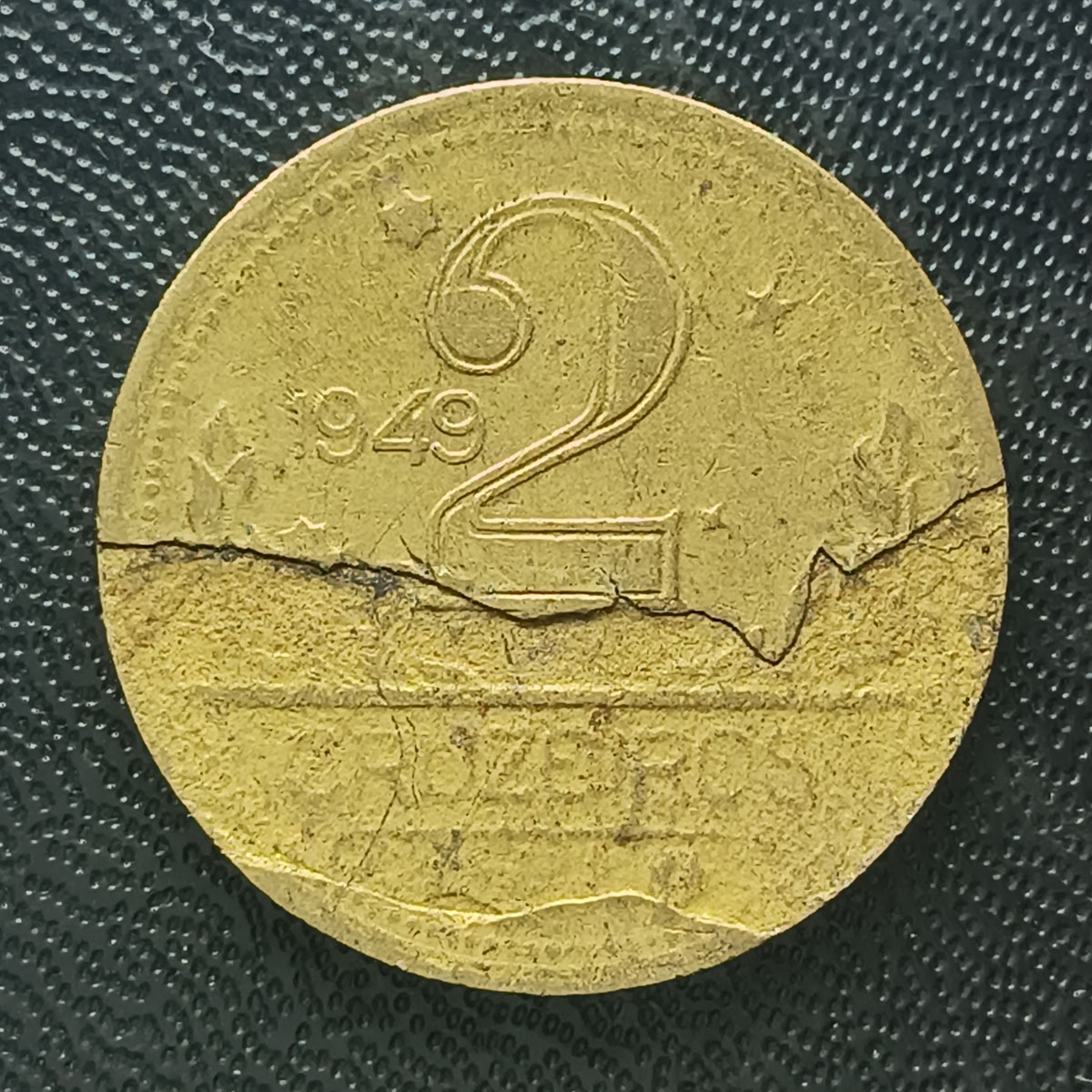 BRASIL - 2 CRUZEIRO 1949 - COM DEFEITO NO CUNHO  - PEÇA BEM INTERESSANTE PARA ESTUDO E COLEÇÃO