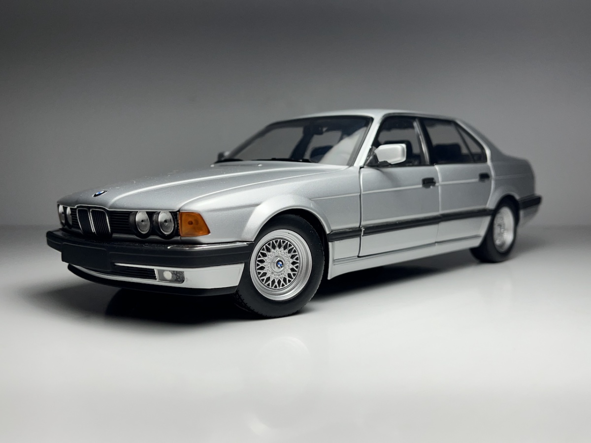 1987 BMW 730i Prata - Minichamps Escala 1/18 miniatura