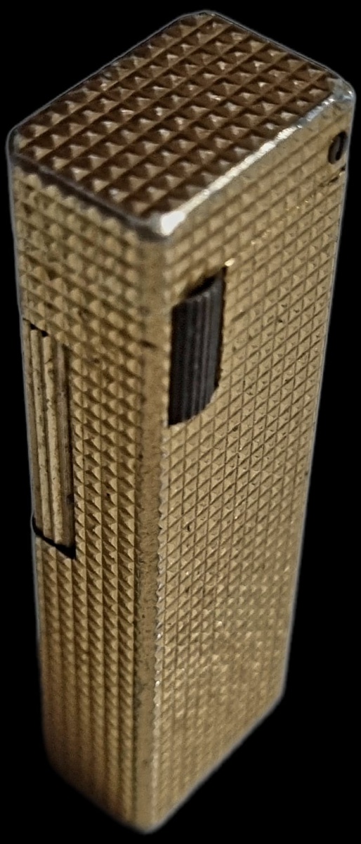 COLIBRI - ISQUEIRO DOURADO MEDINDO 6,5X 2CM. NÃO TESTADO.