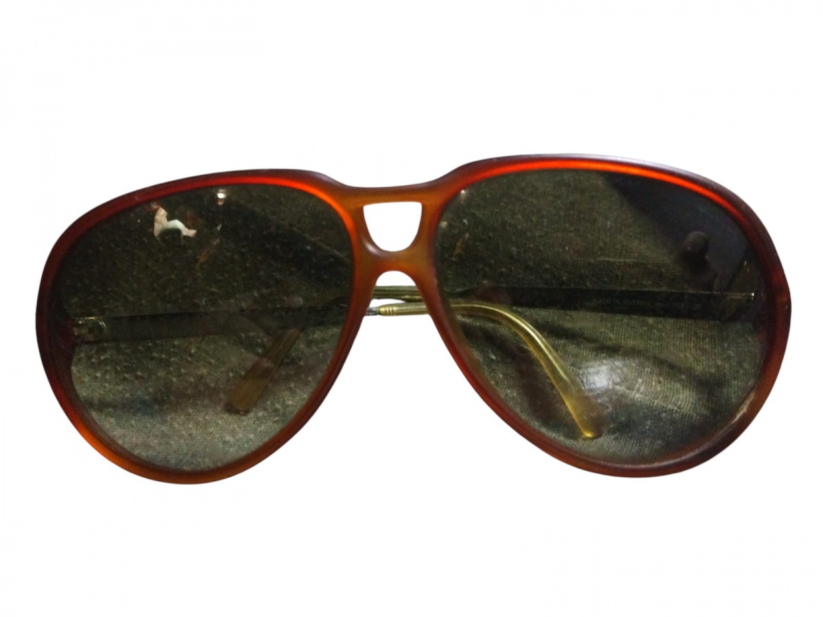 ÓCULOS CARRERA MADE IN AUSTRIA. COM MARCAS DE USO.