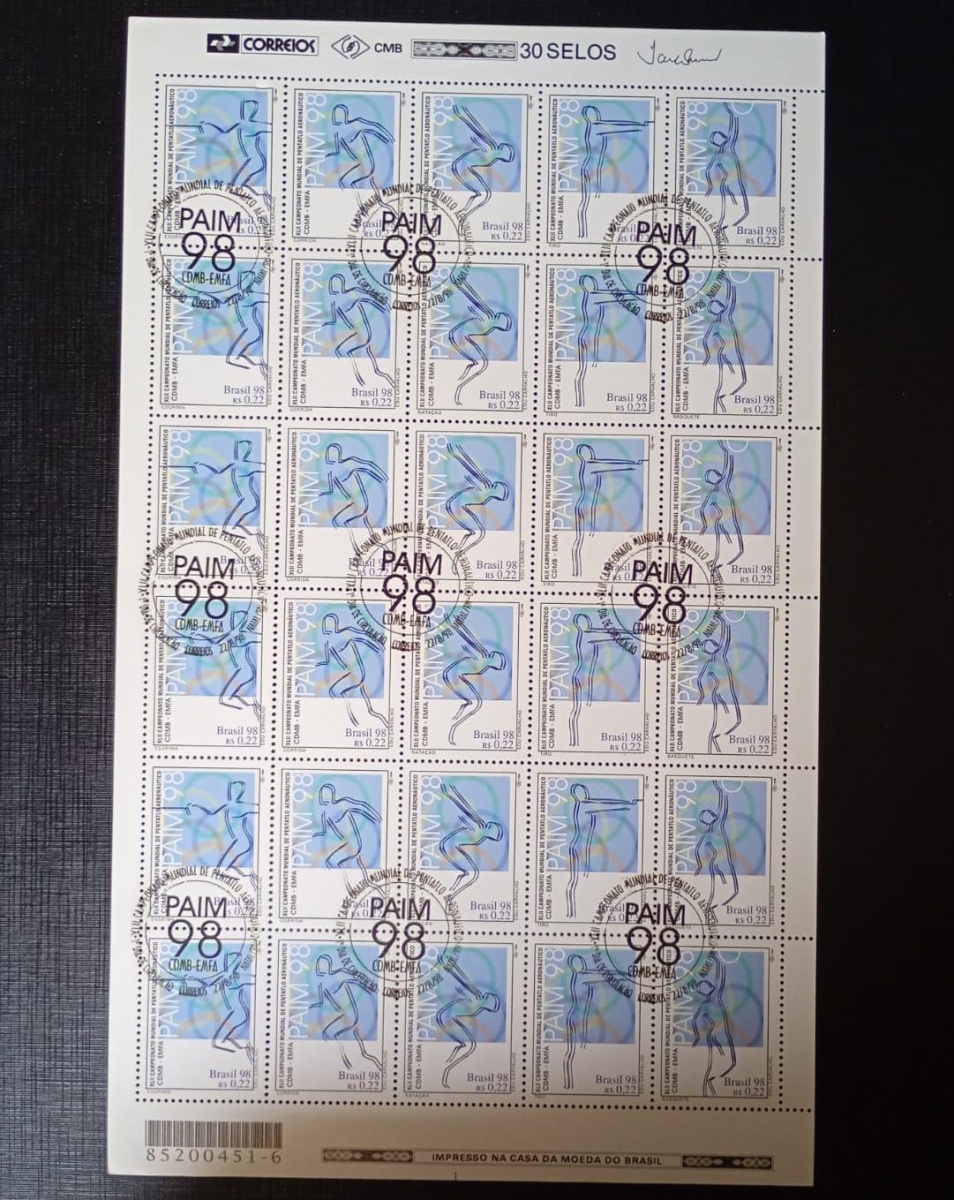 Brasil 1.998 - Pentatlo Aeronáutico - RHM C2153/57 (soma 36 UF's) - Folha completa com carimbo de 1 dia de circulação.