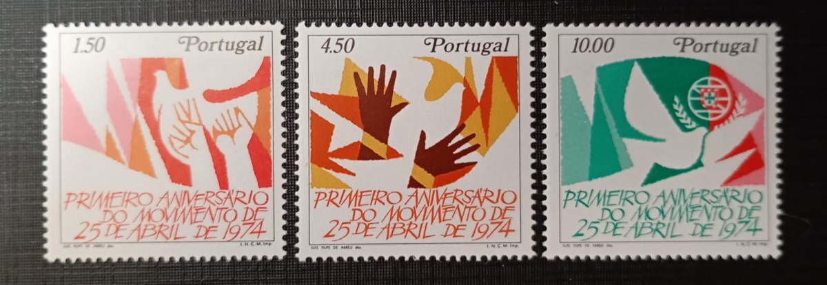 Portugal 1.975 - 1 Aniversário do Movimento de 25 de Abril - N 1245/47 ( 11,10) - Mint (MNH).