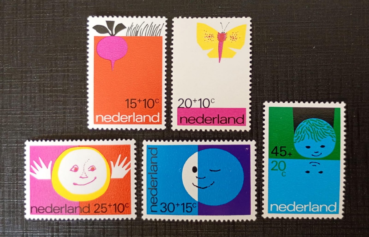 Holanda 1.971 - Infância - série completa - Nova (N).