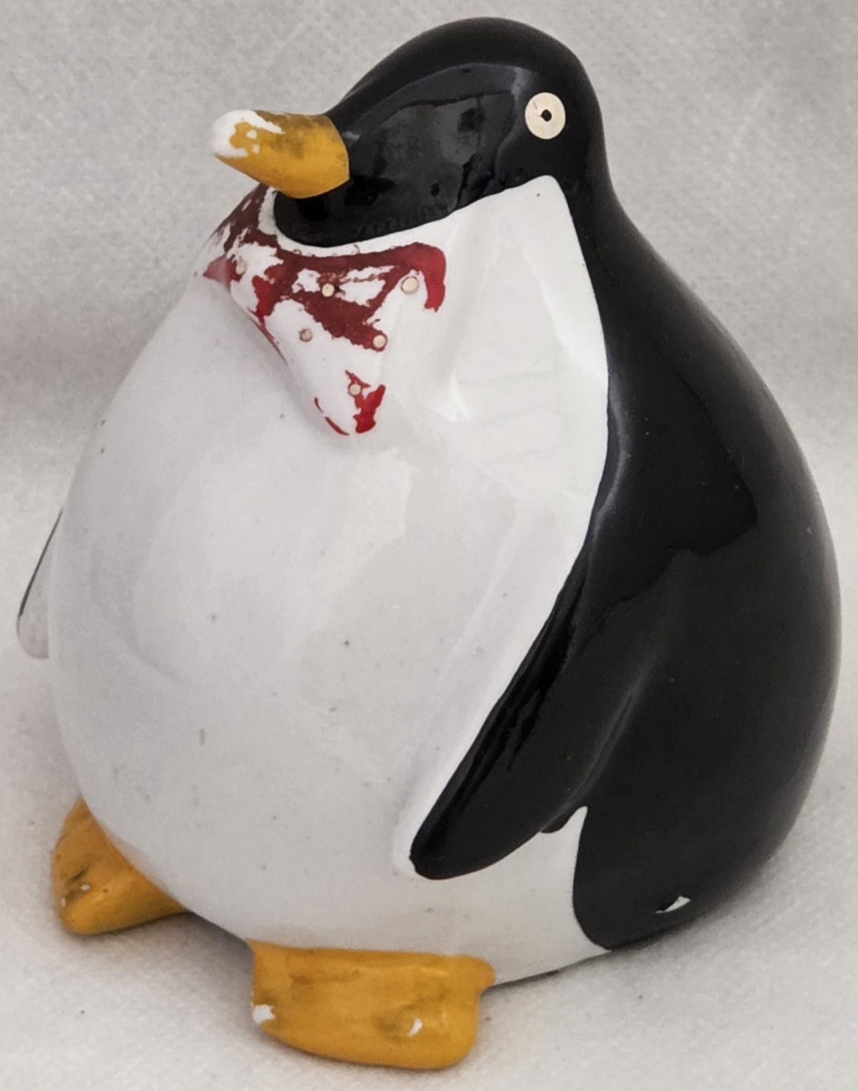 PINGUIM - cofre, em porcelana, anos 70/80, pintado 12x10x10 cm (falta tampa ao fundo)