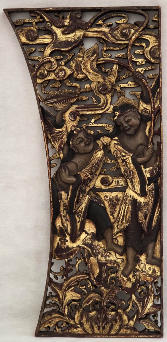 TALHA - madeira chinesa patinada à ouro, samurais em cenário detalhado e vasado 53x24x20x2,5 cm