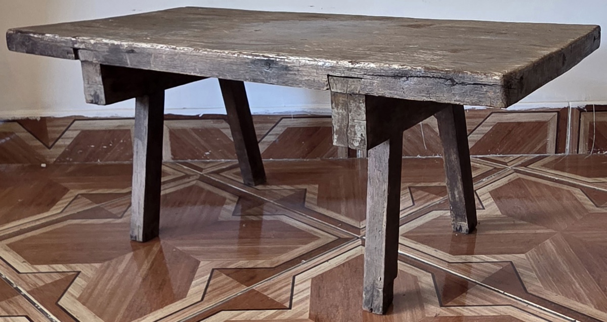 MESA DE CENTRO - rustica  antiga, 4 pés 103x52x43 cm