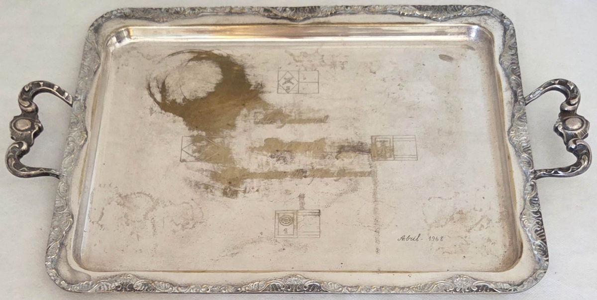 BANDEJA - meridional EPS com gravação  Ao general Brasil - Guarnição de Ponta Grossa  borda e duas alças trabalhadas, marca ao fundo 53x33,5 cm