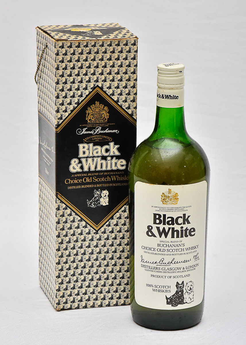 BEBIDA - Black & White, Buchanan's Choice Old Scotc