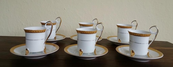 Antigo conjunto japonês para café em finíssima porcelan