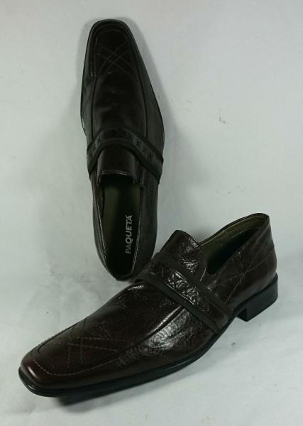 Sapato masculino mocassim em couro natural no tom marr