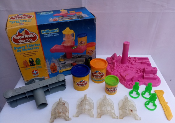 Brinquedo Estrela Play Doh, Super Massa, Super Fábrica de Monstros